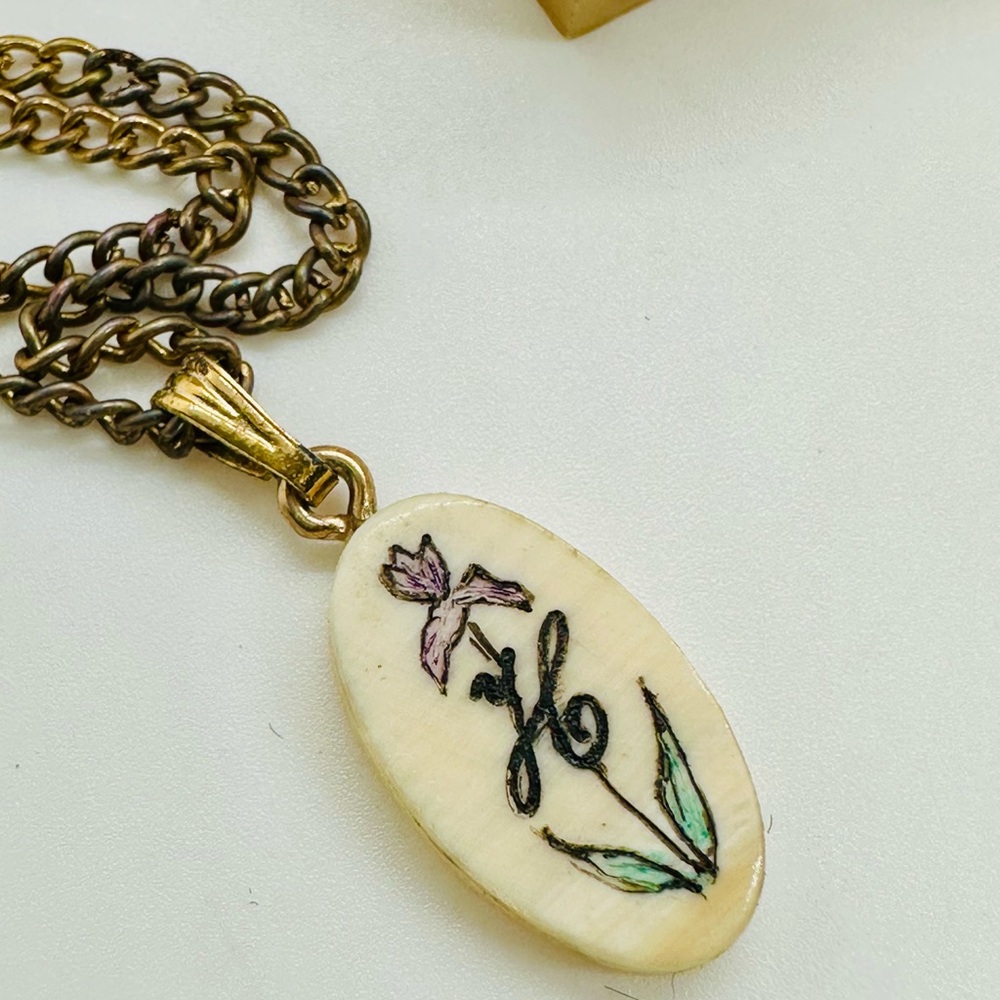 Vintage Scrimshaw Initial H Pendant